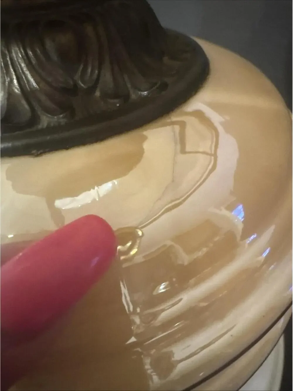 Vintage 1970s Large Amber Floral 25” Iridescent GWTW Hurricane Glass Lamp
